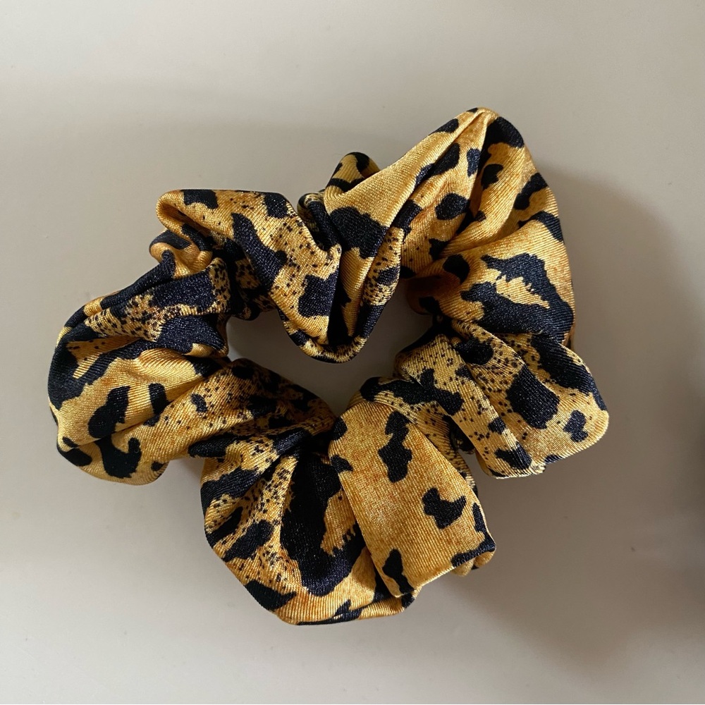 5 Scrunchie Bundle - Picture 6 of 6